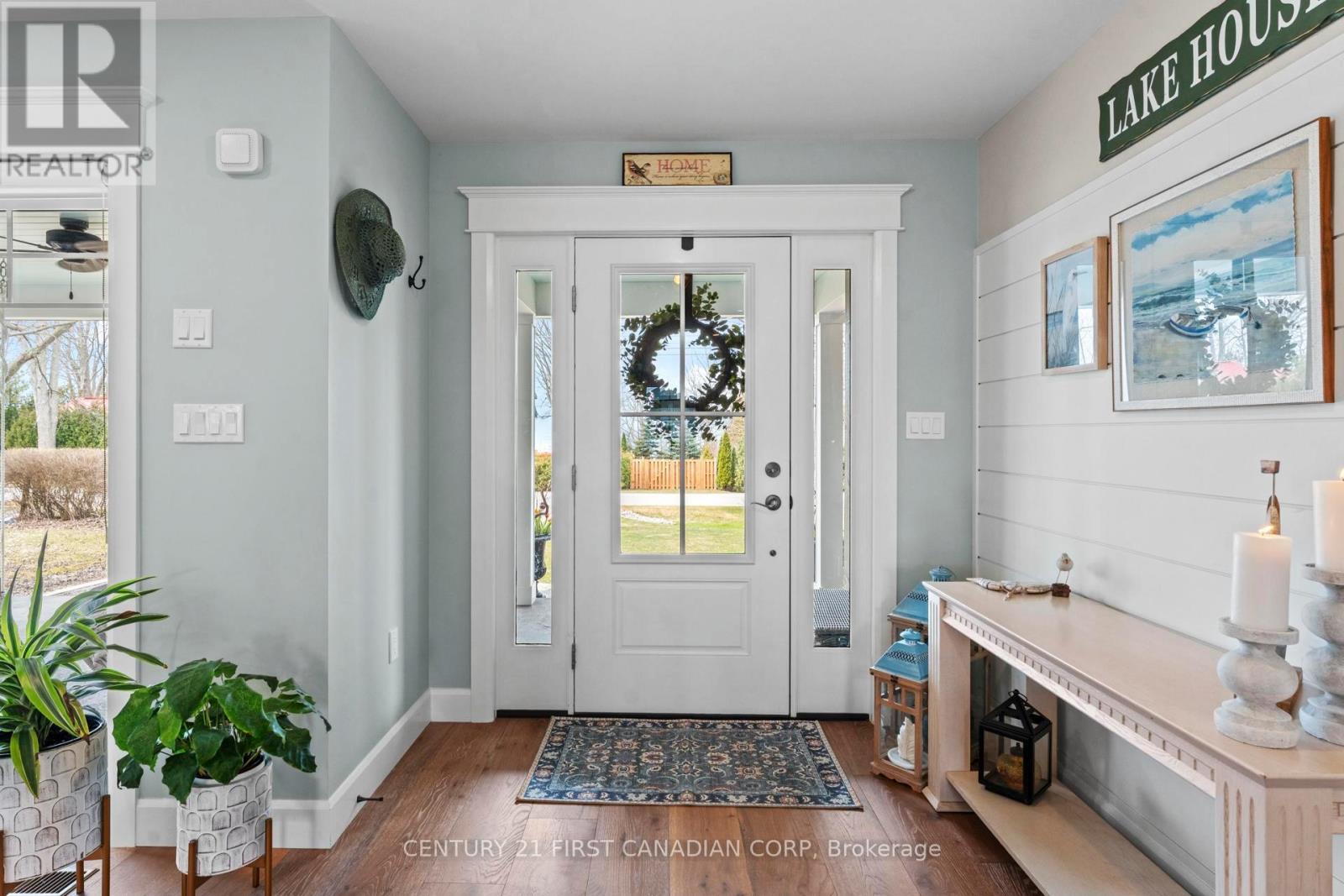 96 Tuyll Street, Bluewater, Ontario  N0M 1G0 - Photo 5 - X12922842