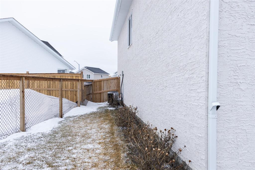 85 York Crescent, Steinbach, Manitoba  R5G 2V4 - Photo 39 - 202605514