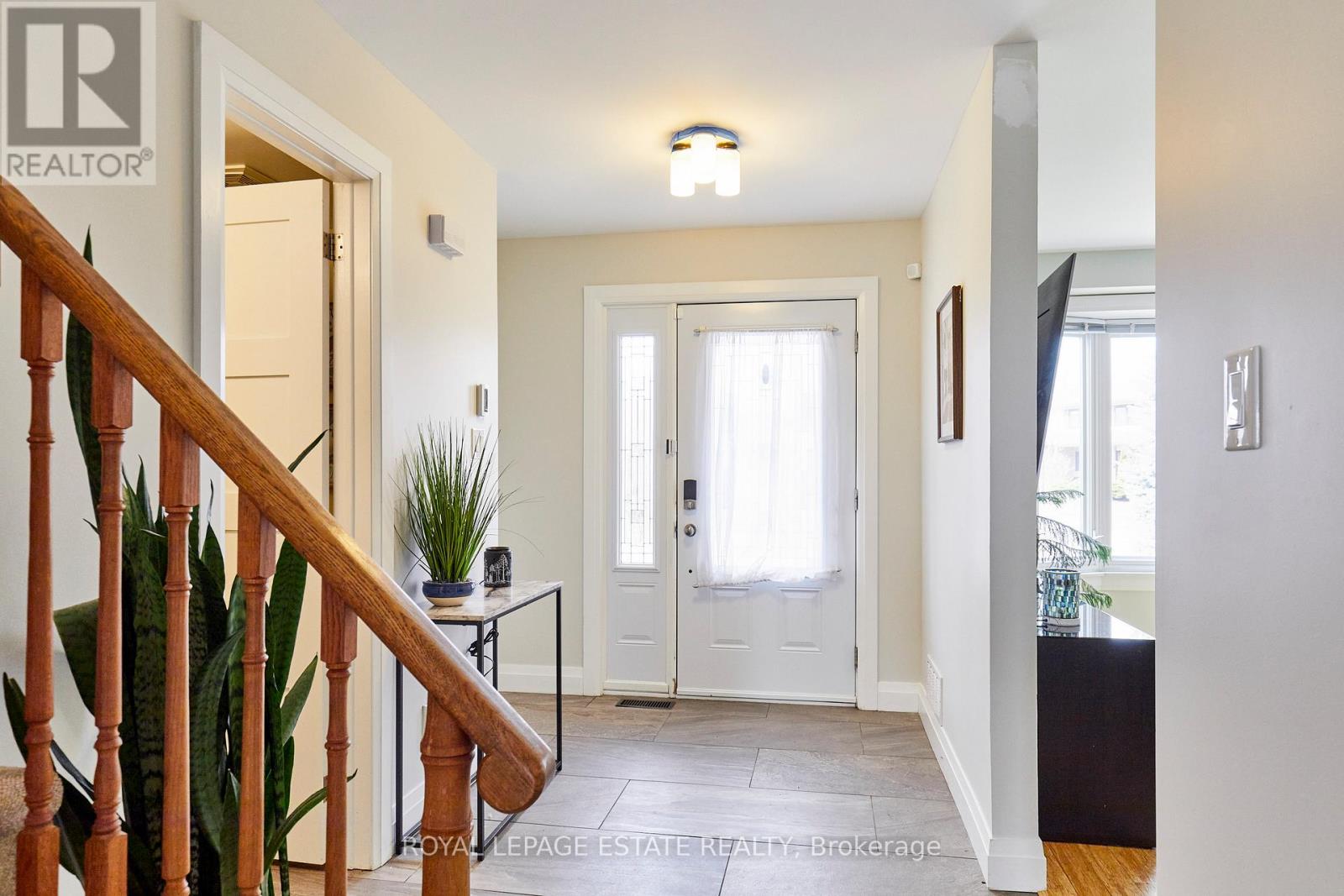 1078 Roundelay Court, Oshawa, Ontario  L1J 7R7 - Photo 11 - E12922778