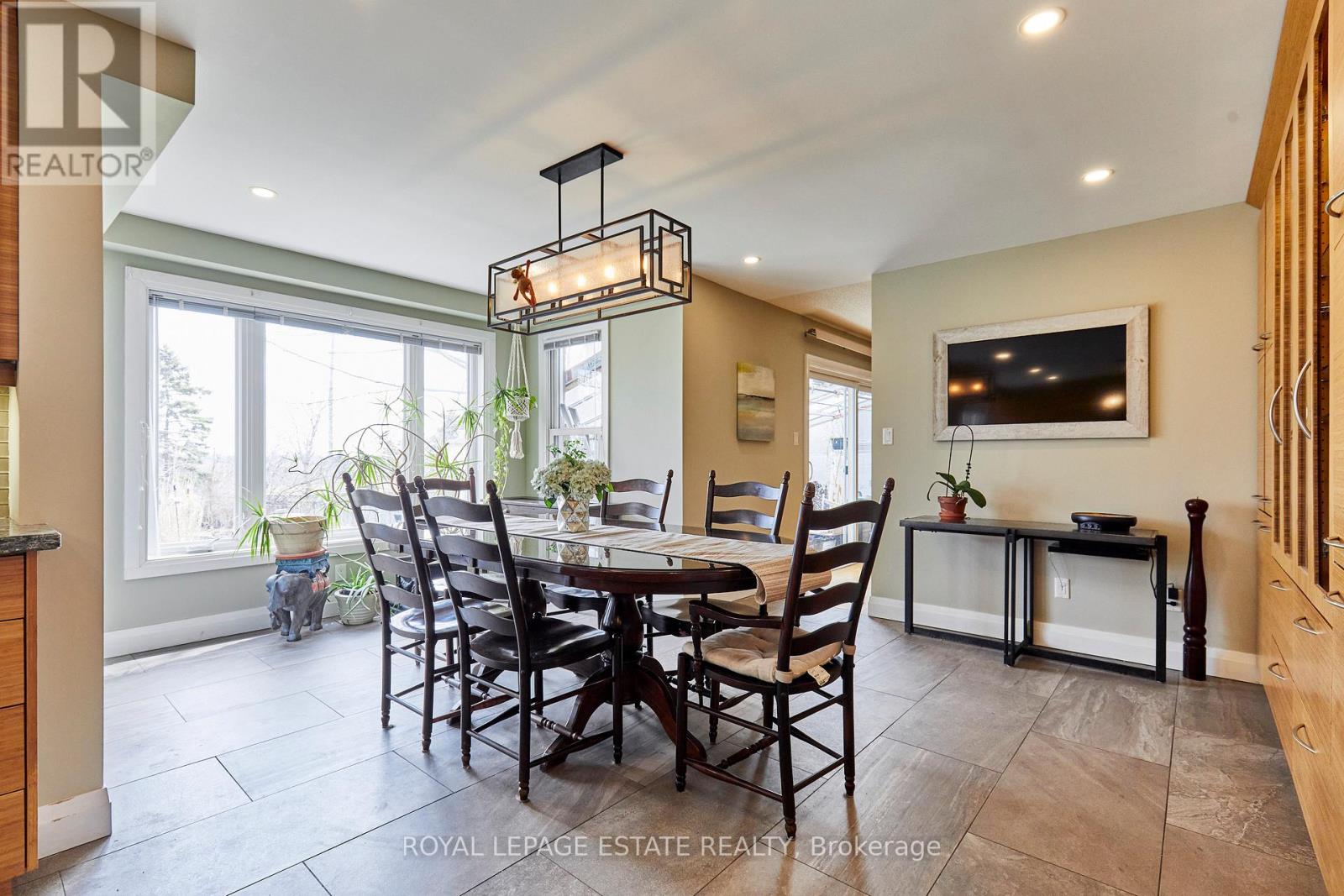 1078 Roundelay Court, Oshawa, Ontario  L1J 7R7 - Photo 6 - E12922778