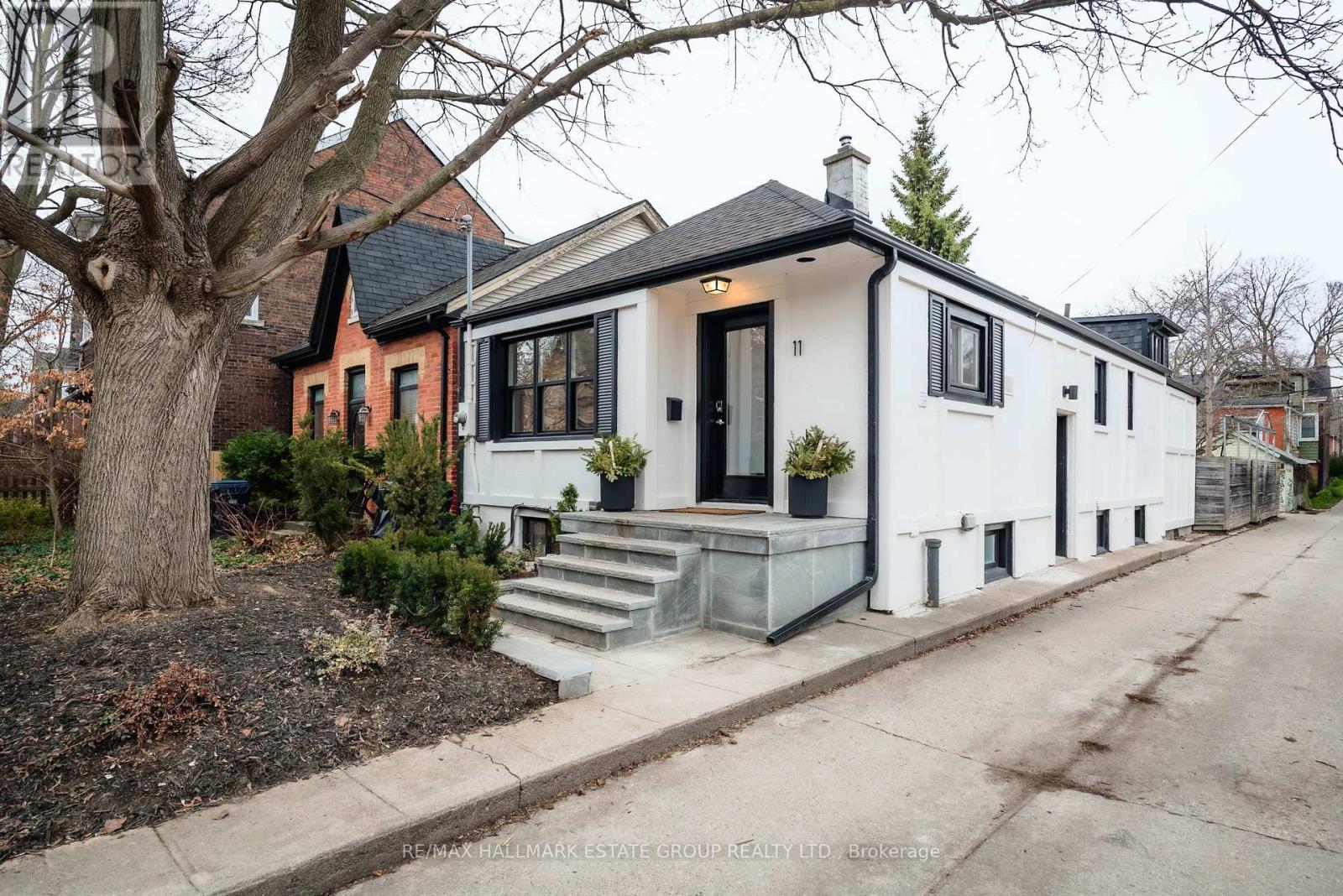 11 Austin Avenue, Toronto, Ontario  M4M 1V7 - Photo 1 - E12922872