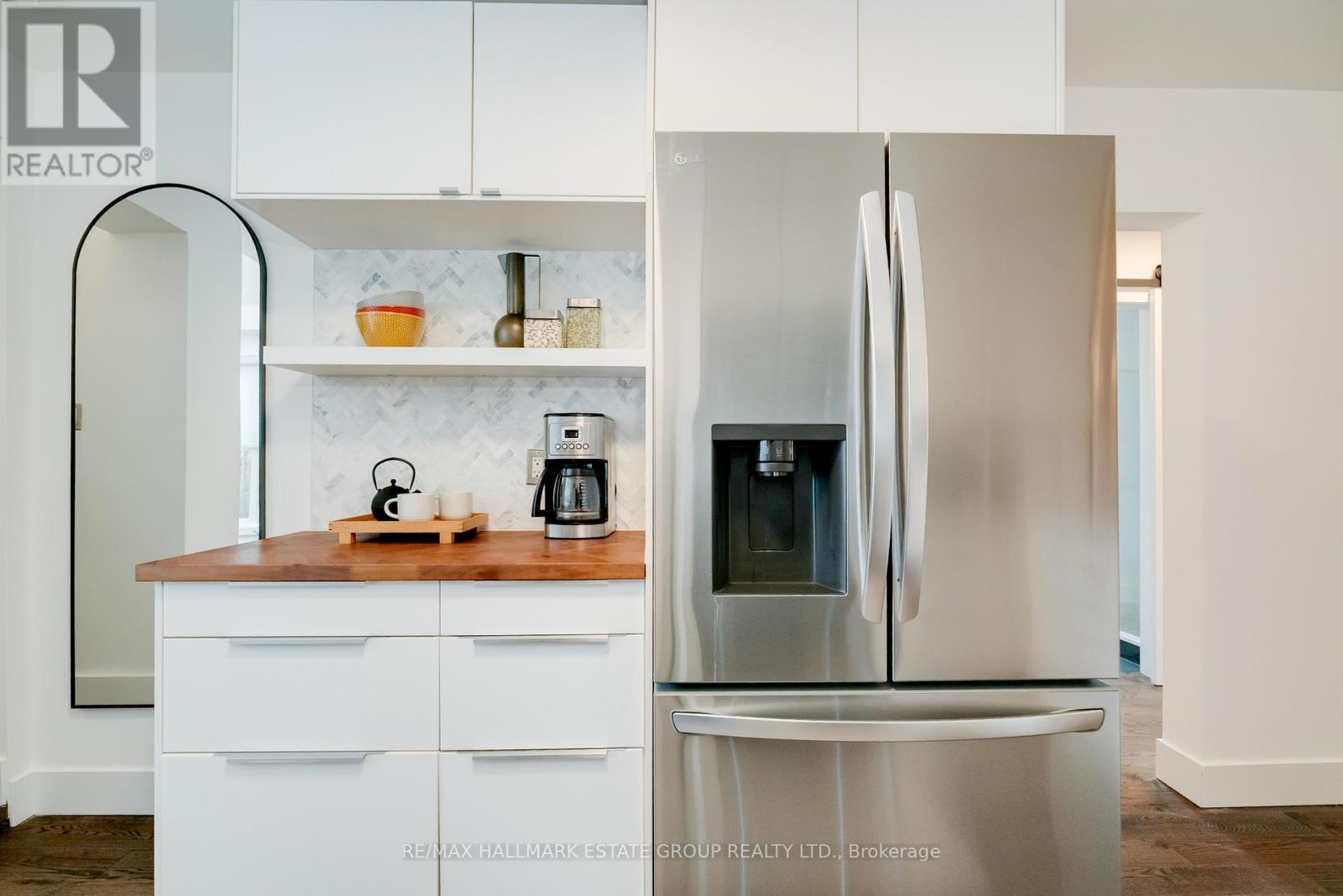 11 Austin Avenue, Toronto, Ontario  M4M 1V7 - Photo 15 - E12922872