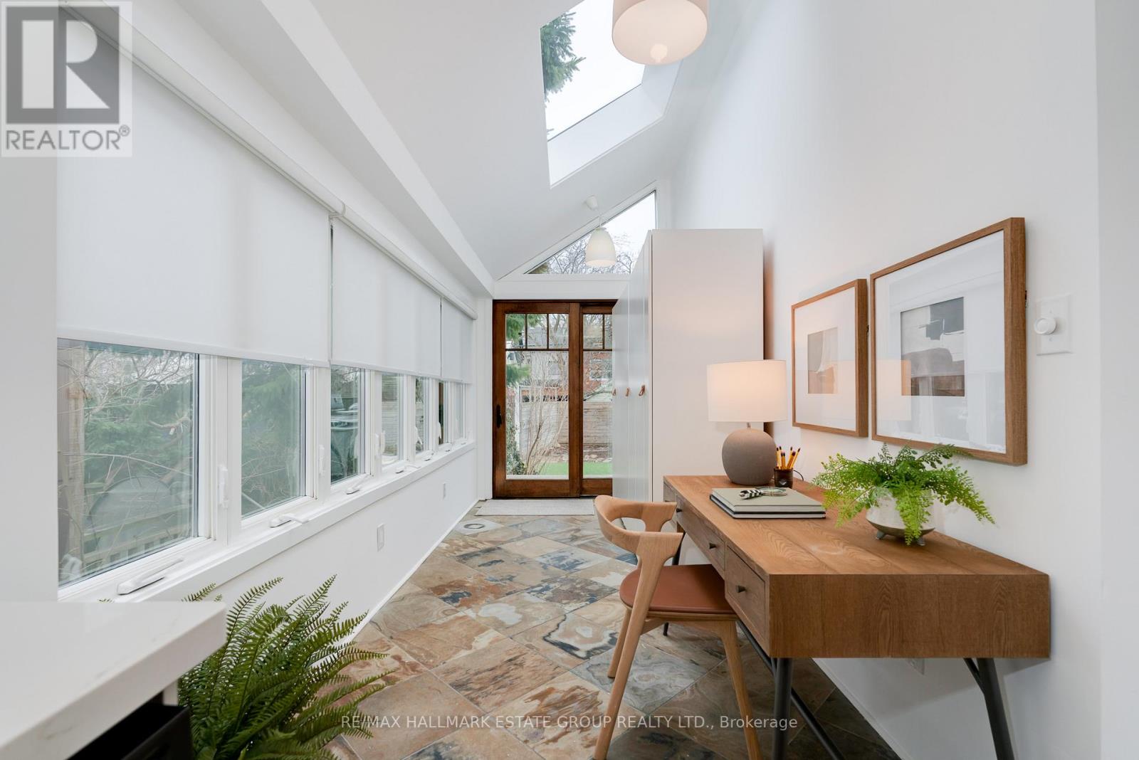 11 Austin Avenue, Toronto, Ontario  M4M 1V7 - Photo 18 - E12922872