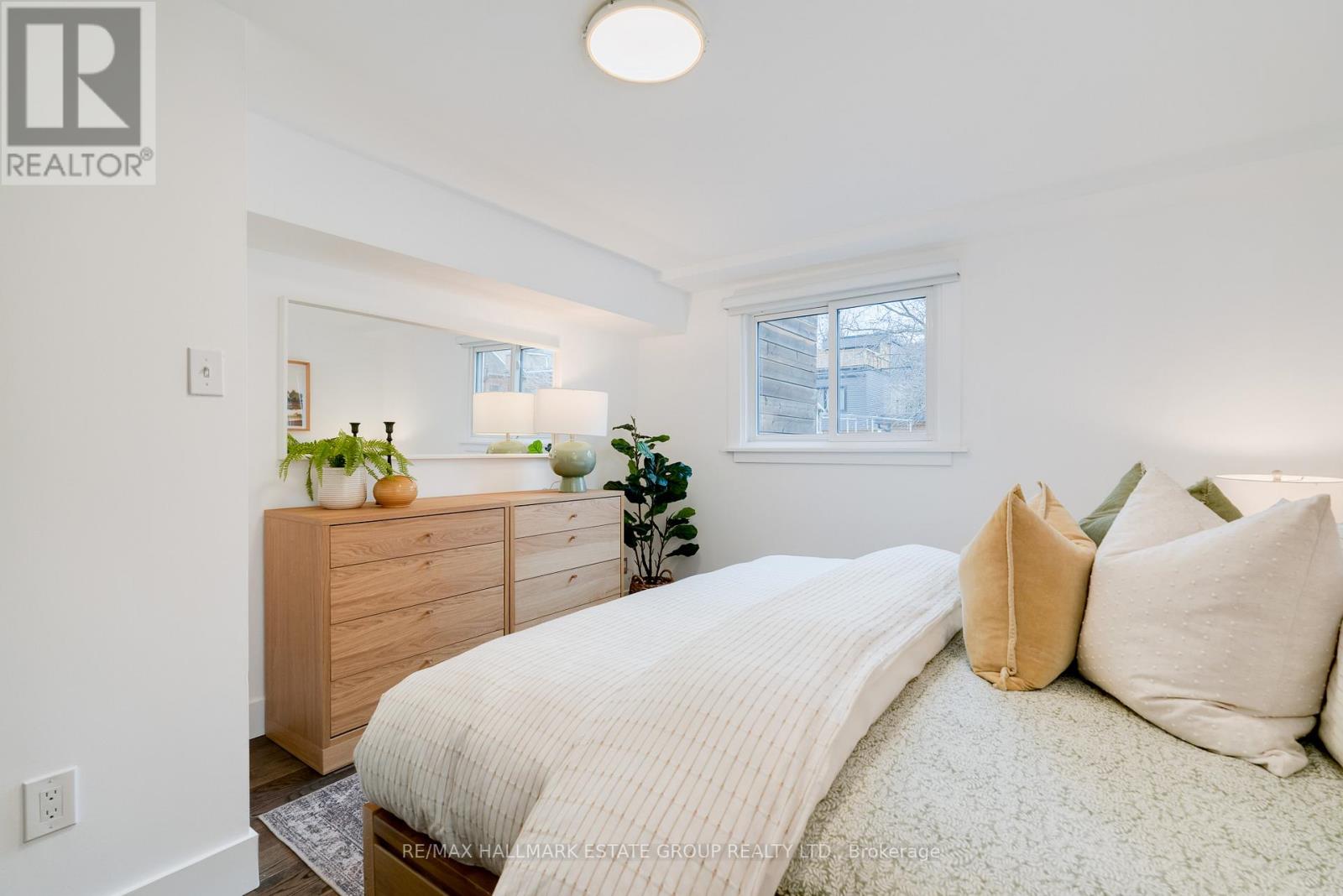 11 Austin Avenue, Toronto, Ontario  M4M 1V7 - Photo 22 - E12922872