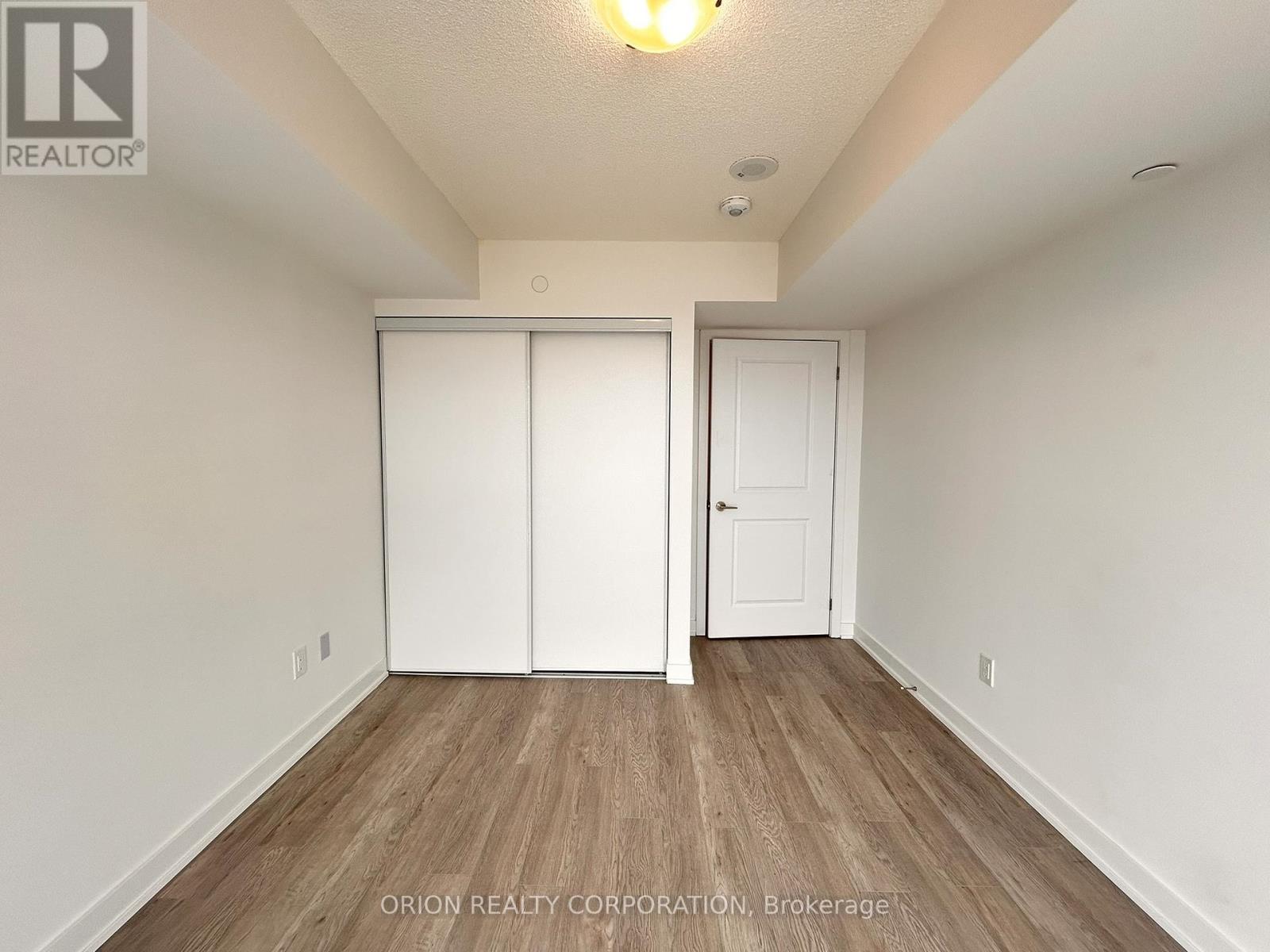 2404 - 1010 Sandy Beach Road, Pickering, Ontario L1W 0C7 - Photo 11 - E12922886