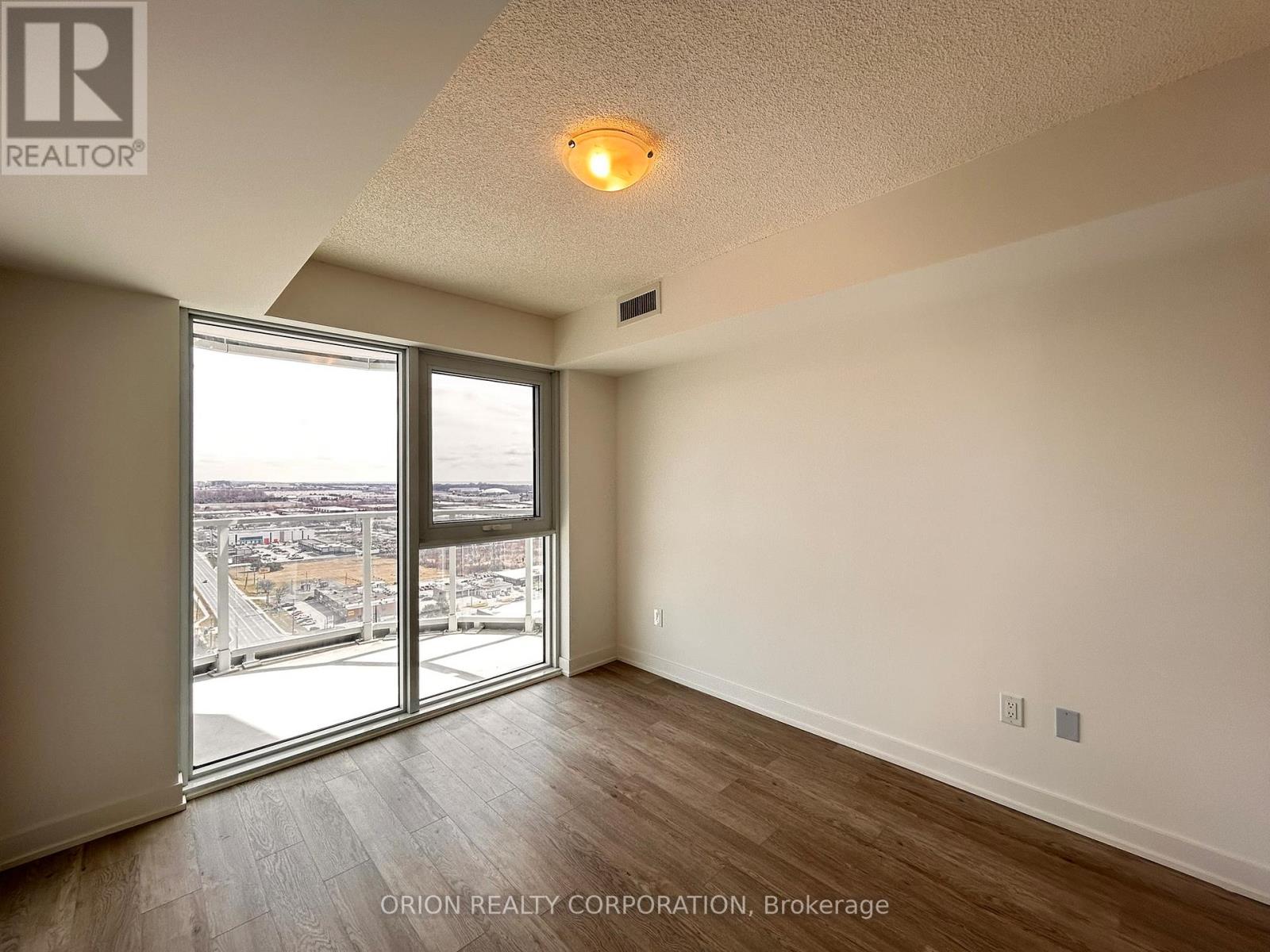 2404 - 1010 Sandy Beach Road, Pickering, Ontario L1W 0C7 - Photo 13 - E12922886