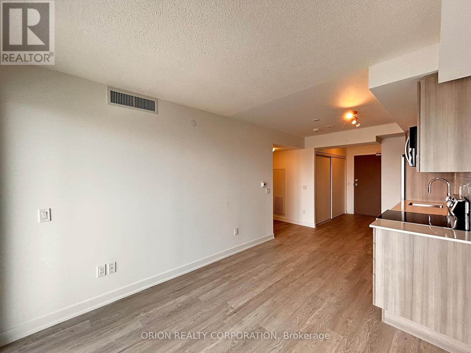 2404 - 1010 Sandy Beach Road, Pickering, Ontario L1W 0C7 - Photo 5 - E12922886