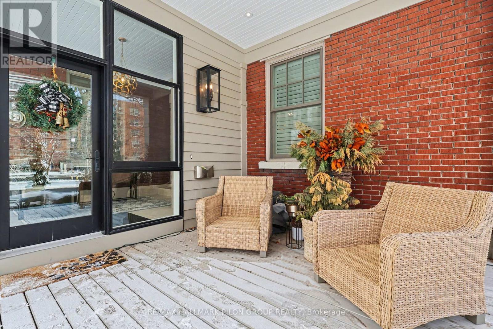 446 Highland Avenue, Ottawa, Ontario  K2A 2J6 - Photo 2 - X12922788