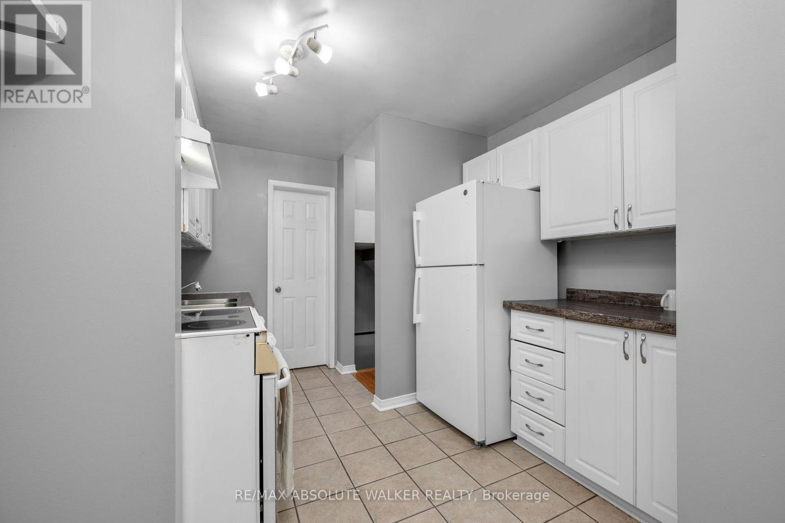 606 Tanguay Court, Ottawa, Ontario  K2L 3X3 - Photo 10 - X12922812