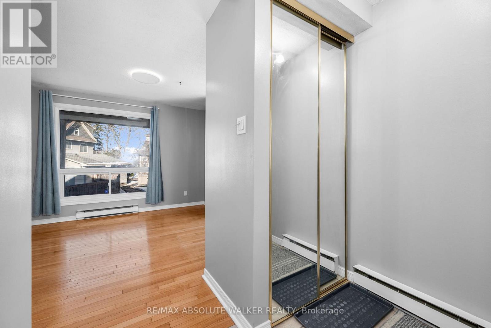 606 Tanguay Court, Ottawa, Ontario  K2L 3X3 - Photo 4 - X12922812