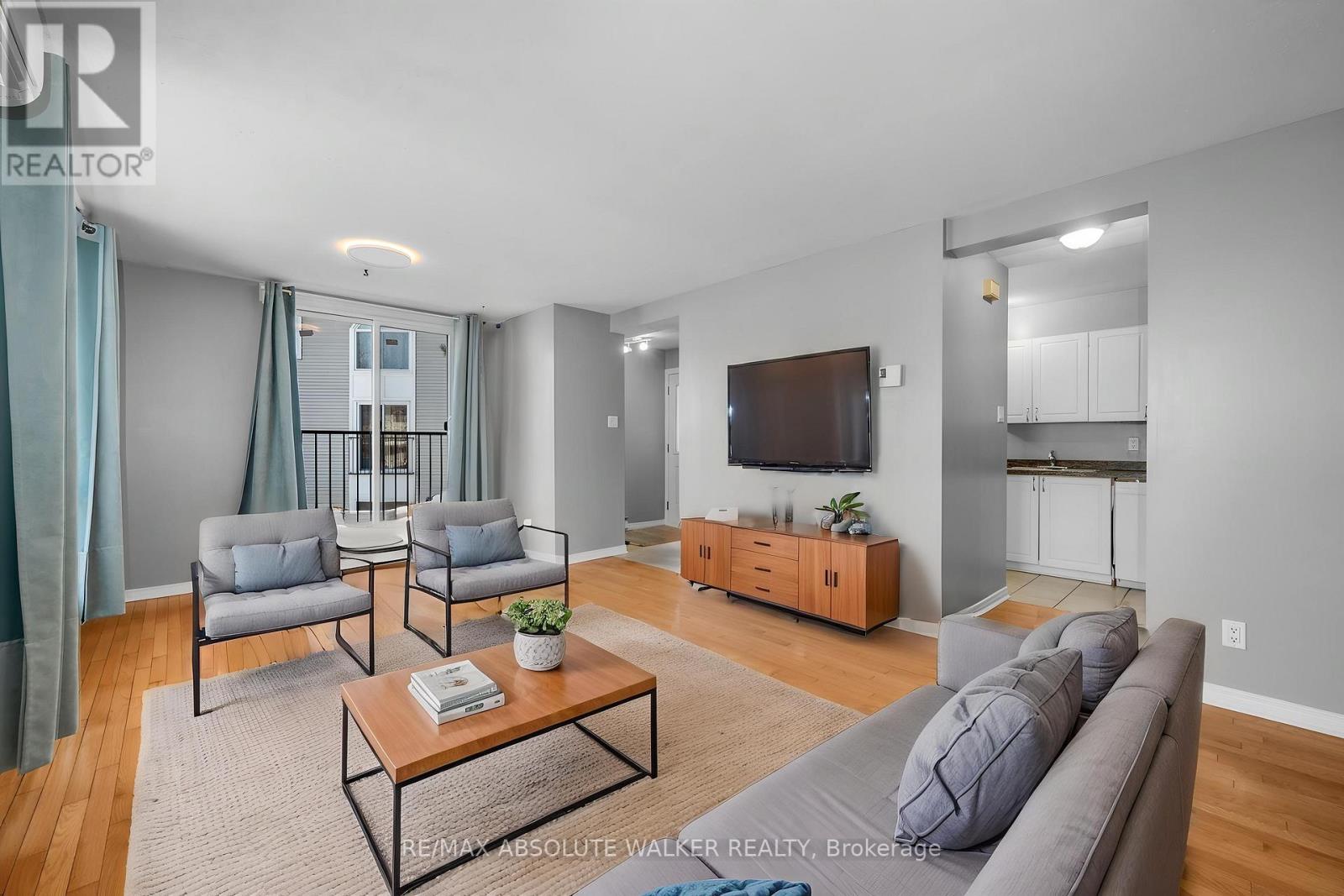 606 Tanguay Court, Ottawa, Ontario  K2L 3X3 - Photo 5 - X12922812