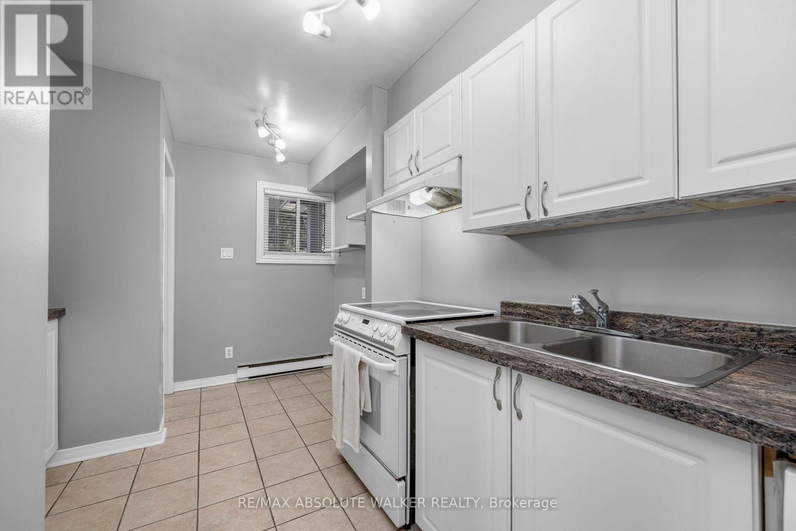 606 Tanguay Court, Ottawa, Ontario  K2L 3X3 - Photo 9 - X12922812