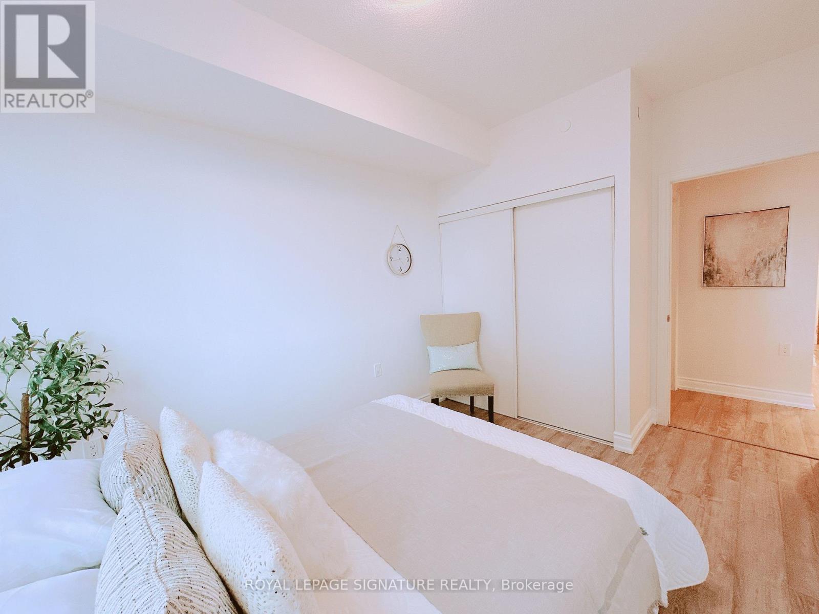 710 - 9600 Yonge Street, Richmond Hill (North Richvale), Ontario  L4C 0X3 - Photo 11 - N12922742