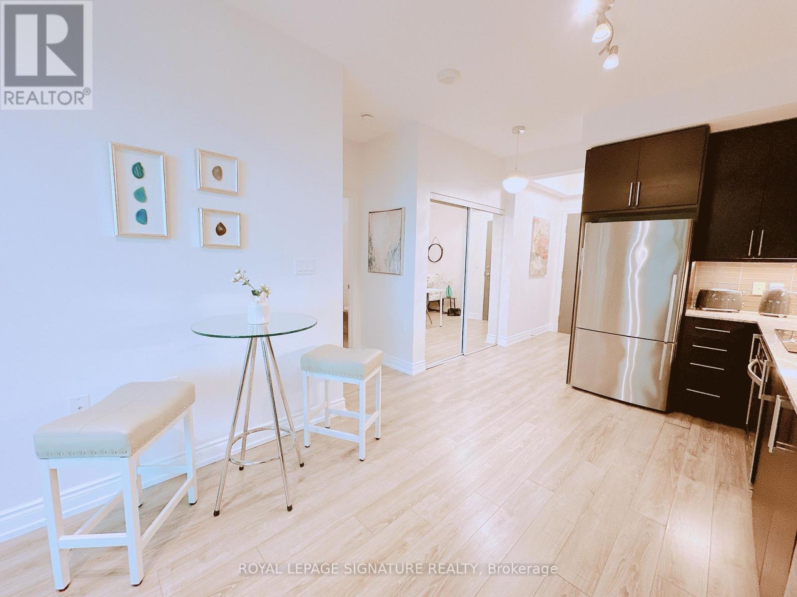 710 - 9600 Yonge Street, Richmond Hill (North Richvale), Ontario  L4C 0X3 - Photo 8 - N12922742