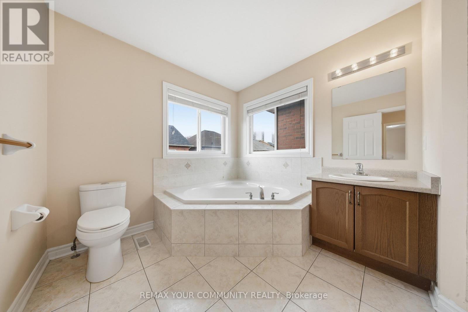 74 Moderna Drive, Vaughan (Vellore Village), Ontario  L4H 0R8 - Photo 27 - N12922744