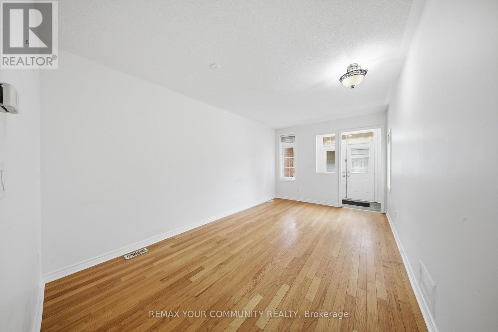 74 Moderna Drive, Vaughan (Vellore Village), Ontario  L4H 0R8 - Photo 8 - N12922744