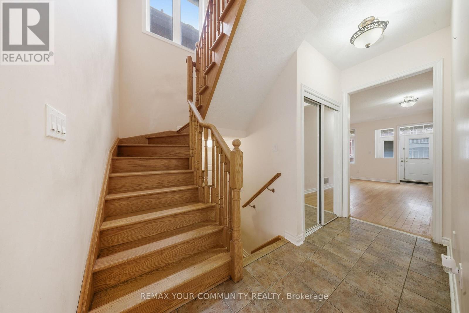 74 Moderna Drive, Vaughan (Vellore Village), Ontario  L4H 0R8 - Photo 9 - N12922744