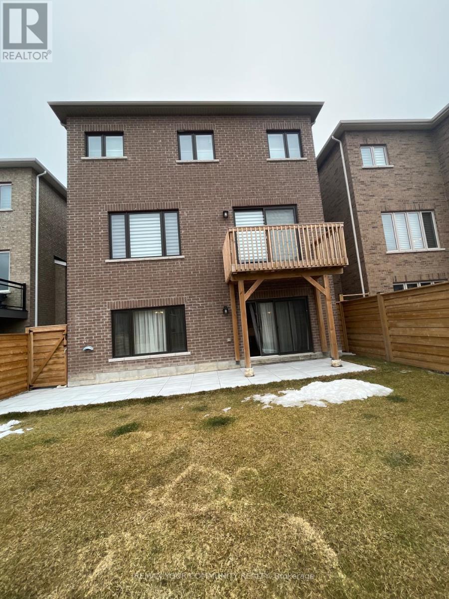 66 Woodhaven Avenue, Aurora, Ontario  L4G 3Y2 - Photo 5 - N12922784