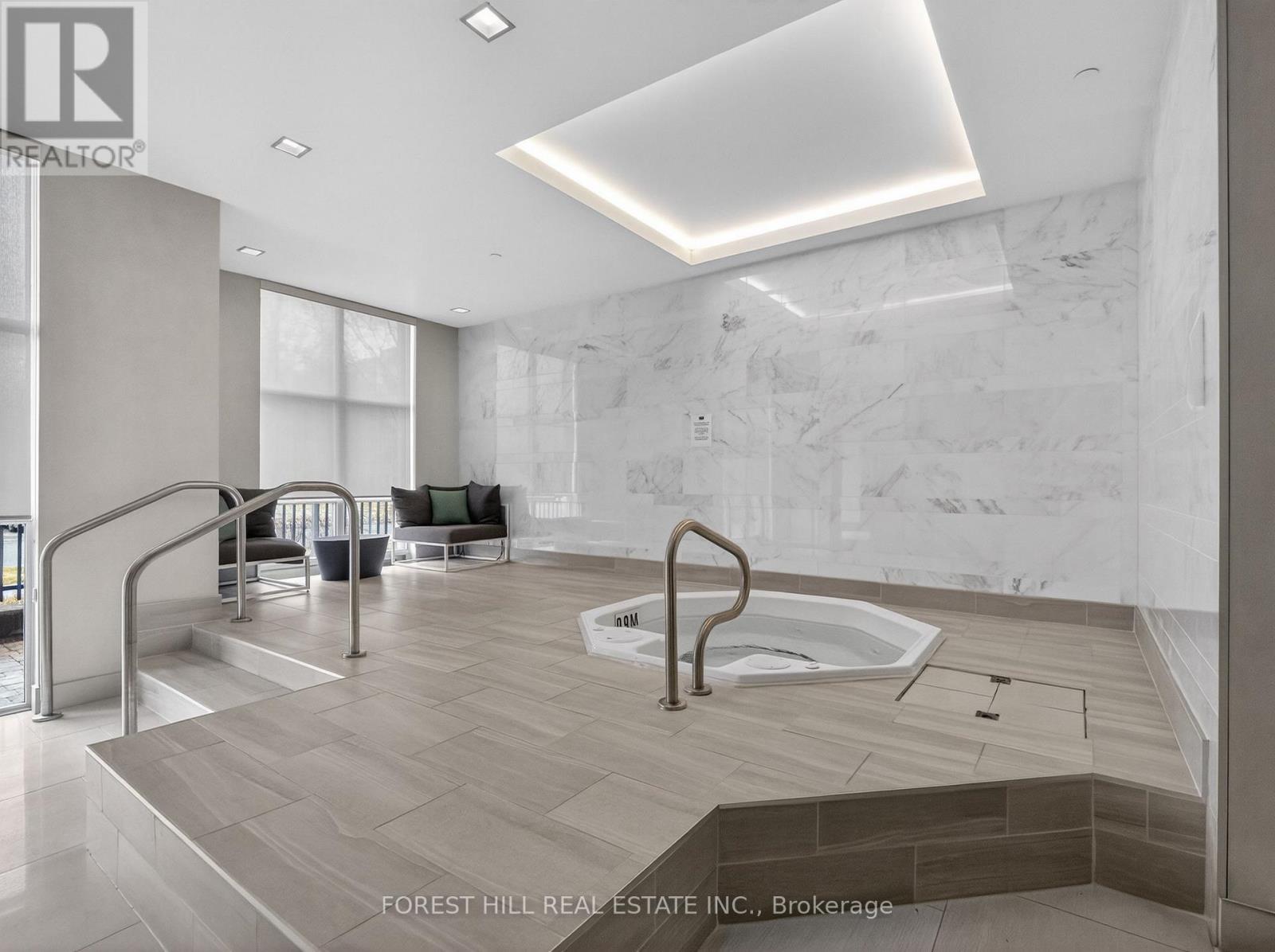 609 - 111 Civic Square Gate, Aurora, Ontario  L4G 0S6 - Photo 29 - N12922792