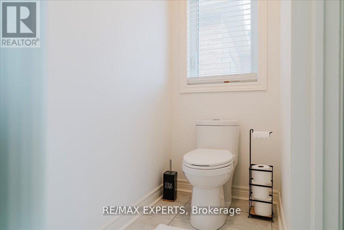 43 Lewis Avenue, Bradford West Gwillimbury (Bradford), Ontario  L3Z 0X2 - Photo 34 - N12922808