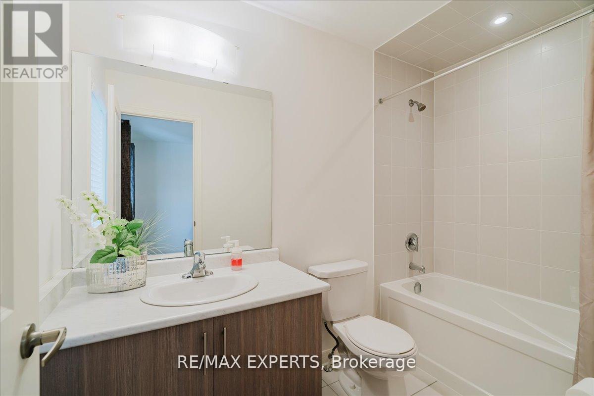 43 Lewis Avenue, Bradford West Gwillimbury (Bradford), Ontario  L3Z 0X2 - Photo 39 - N12922808