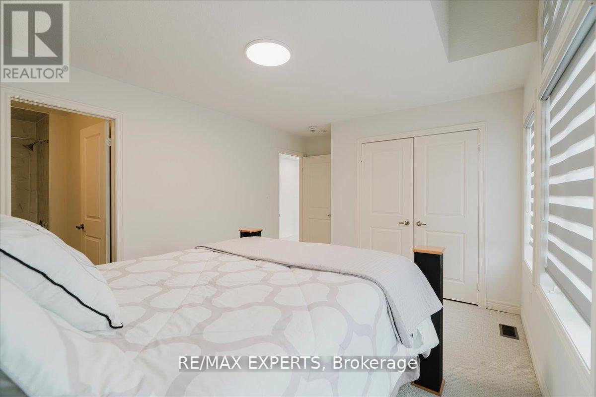 43 Lewis Avenue, Bradford West Gwillimbury (Bradford), Ontario  L3Z 0X2 - Photo 41 - N12922808