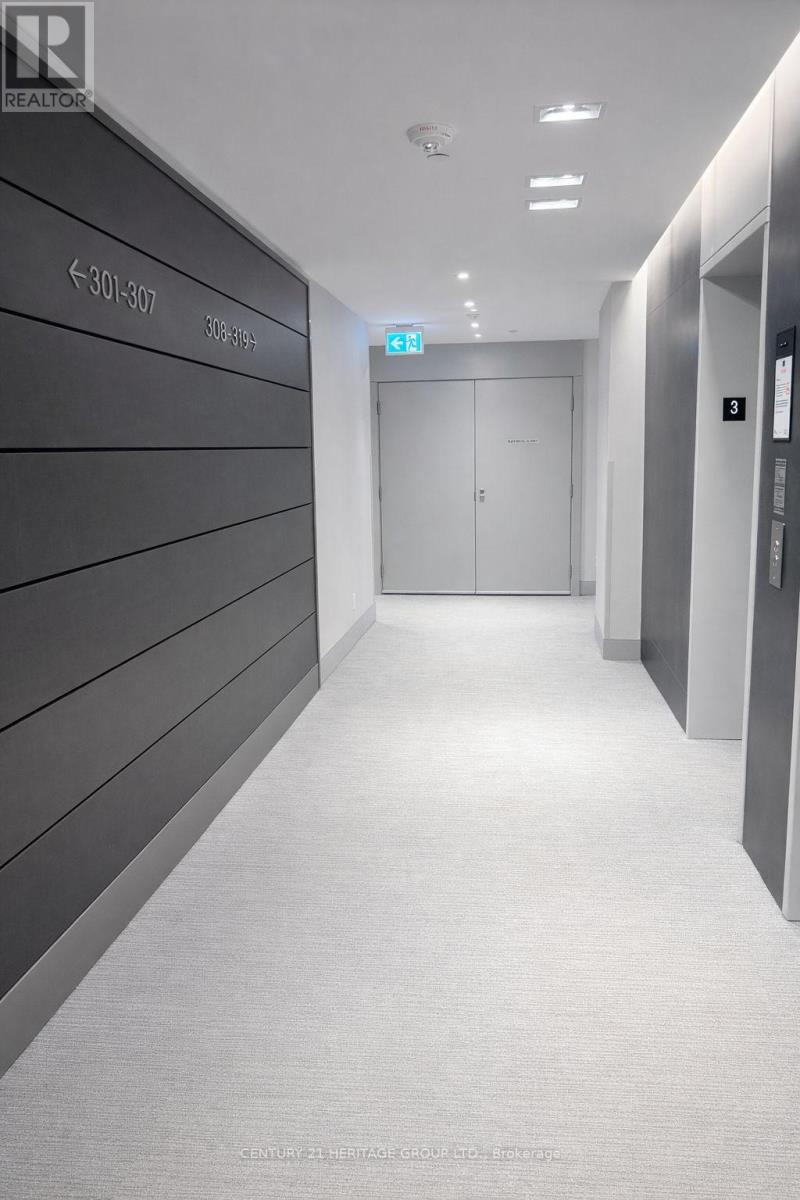 315 - 398 Hwy 7 E, Richmond Hill (Doncrest), Ontario  L4B 0G6 - Photo 2 - N12922824