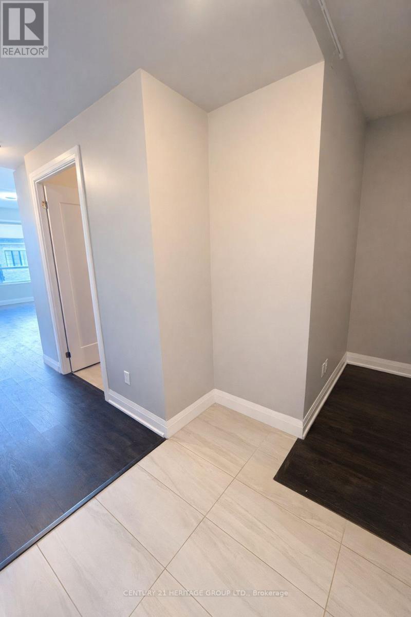 315 - 398 Hwy 7 E, Richmond Hill (Doncrest), Ontario  L4B 0G6 - Photo 4 - N12922824