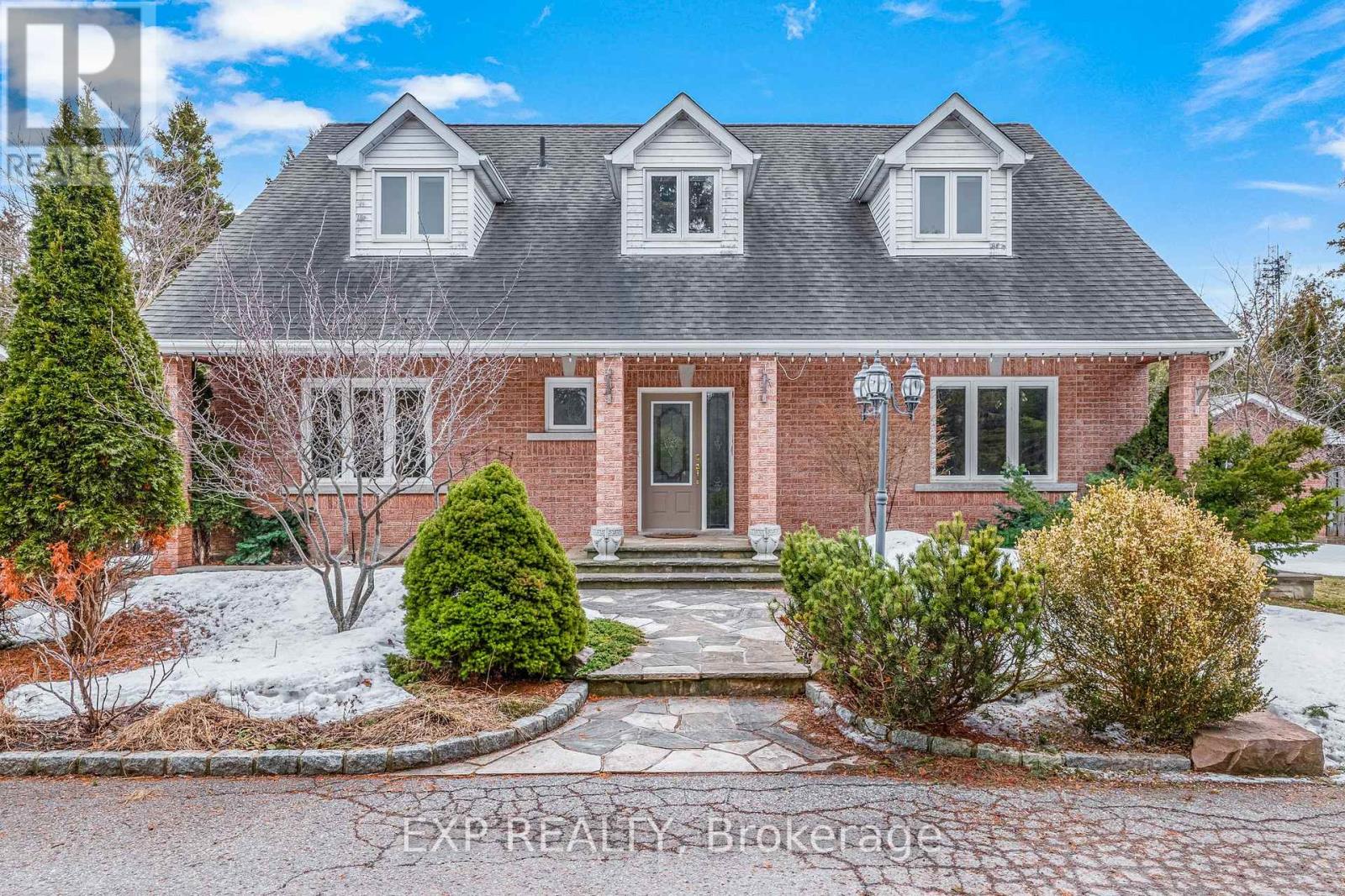 925 15TH SIDE ROAD, King, Ontario