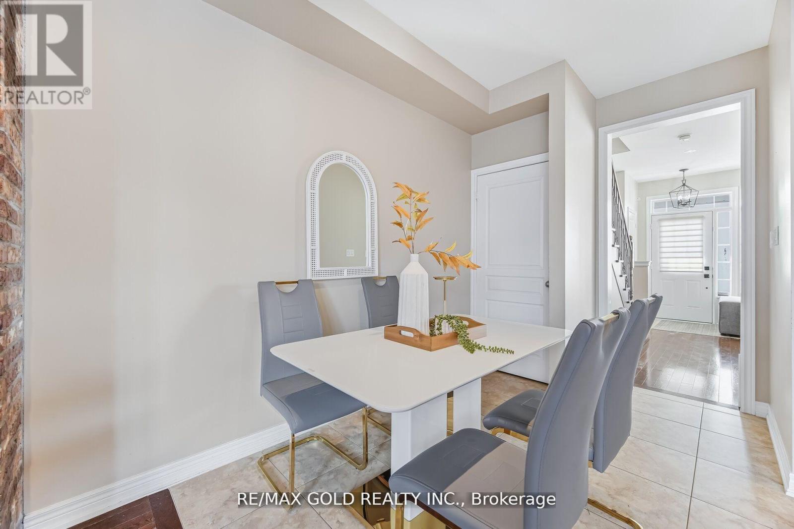 201 Barons Street, Vaughan (Kleinburg), Ontario  L4H 3Y8 - Photo 11 - N12922854