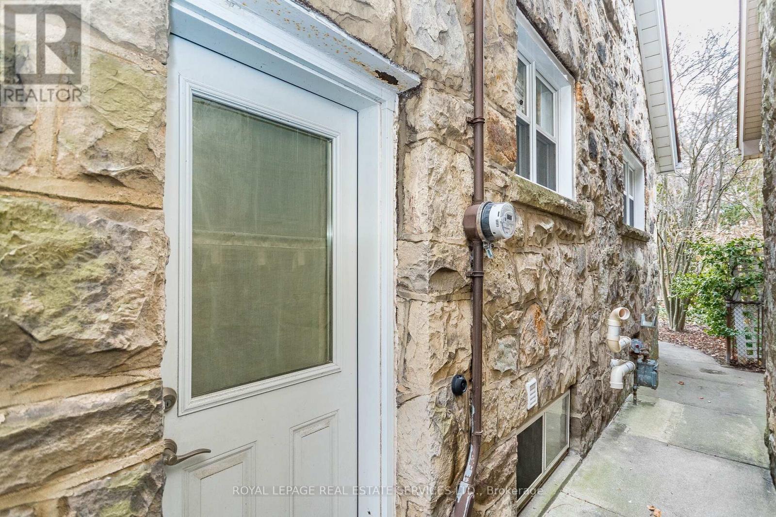 1107 Royal York Road, Toronto, Ontario  M8X 2G8 - Photo 25 - W12891456