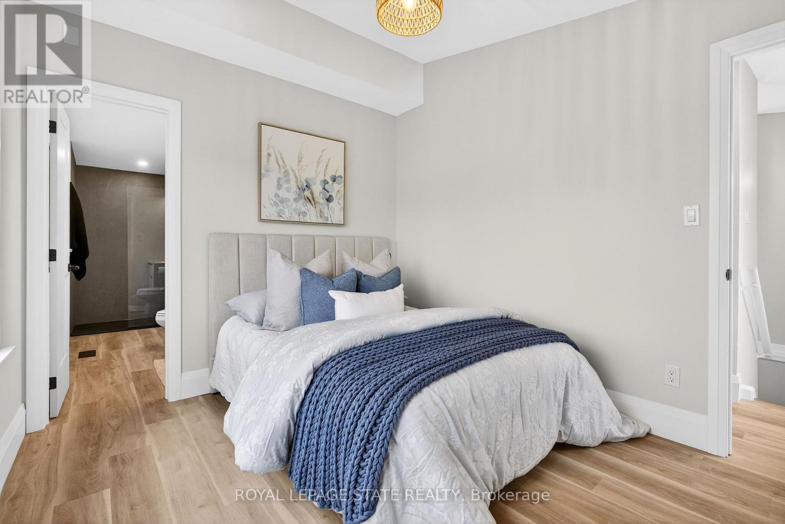 330 East 15th Street, Hamilton, Ontario  L9A 4G5 - Photo 28 - X12920424