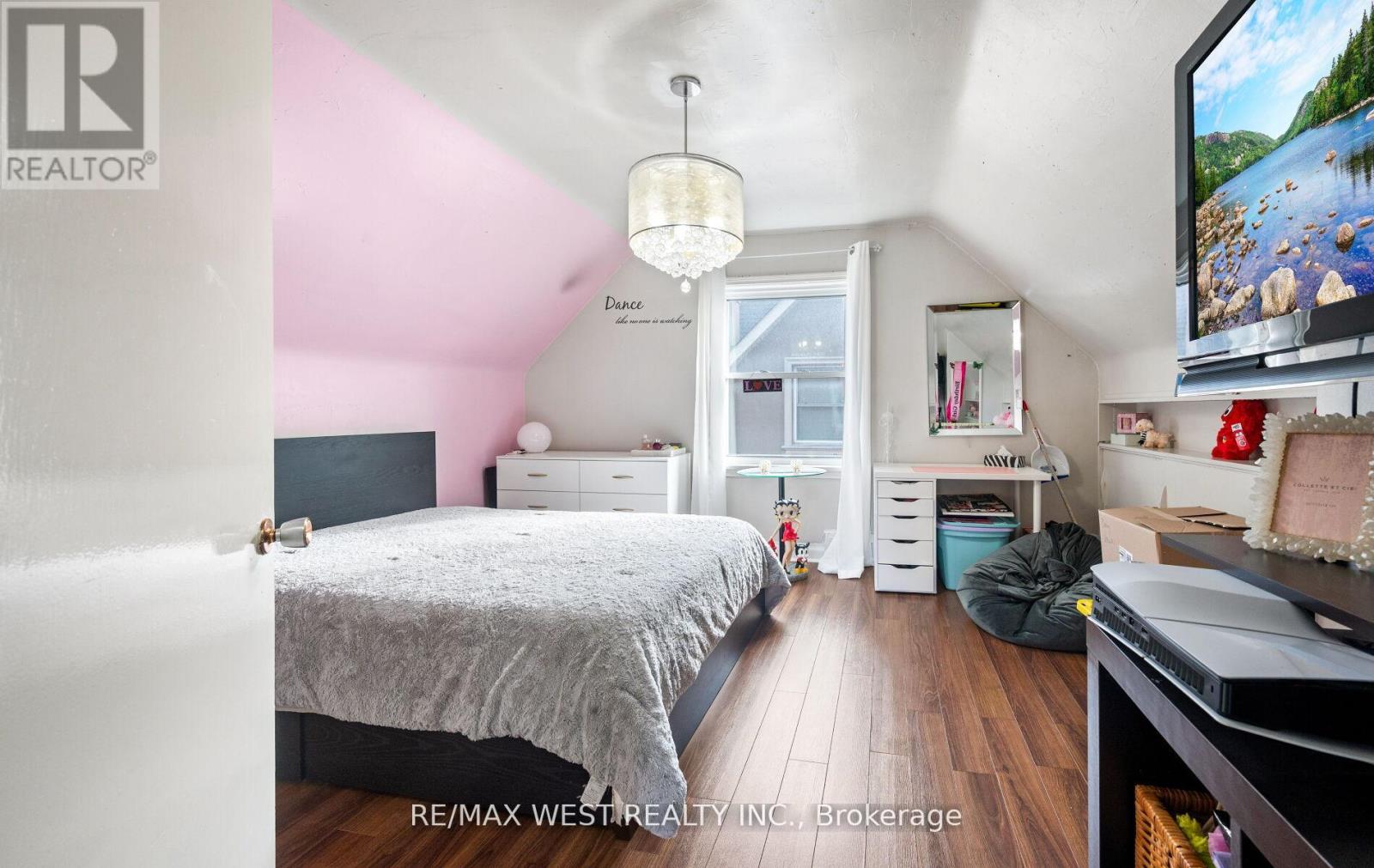 57 Westglen Crescent, Toronto, Ontario  M9B 4R2 - Photo 27 - W12842122