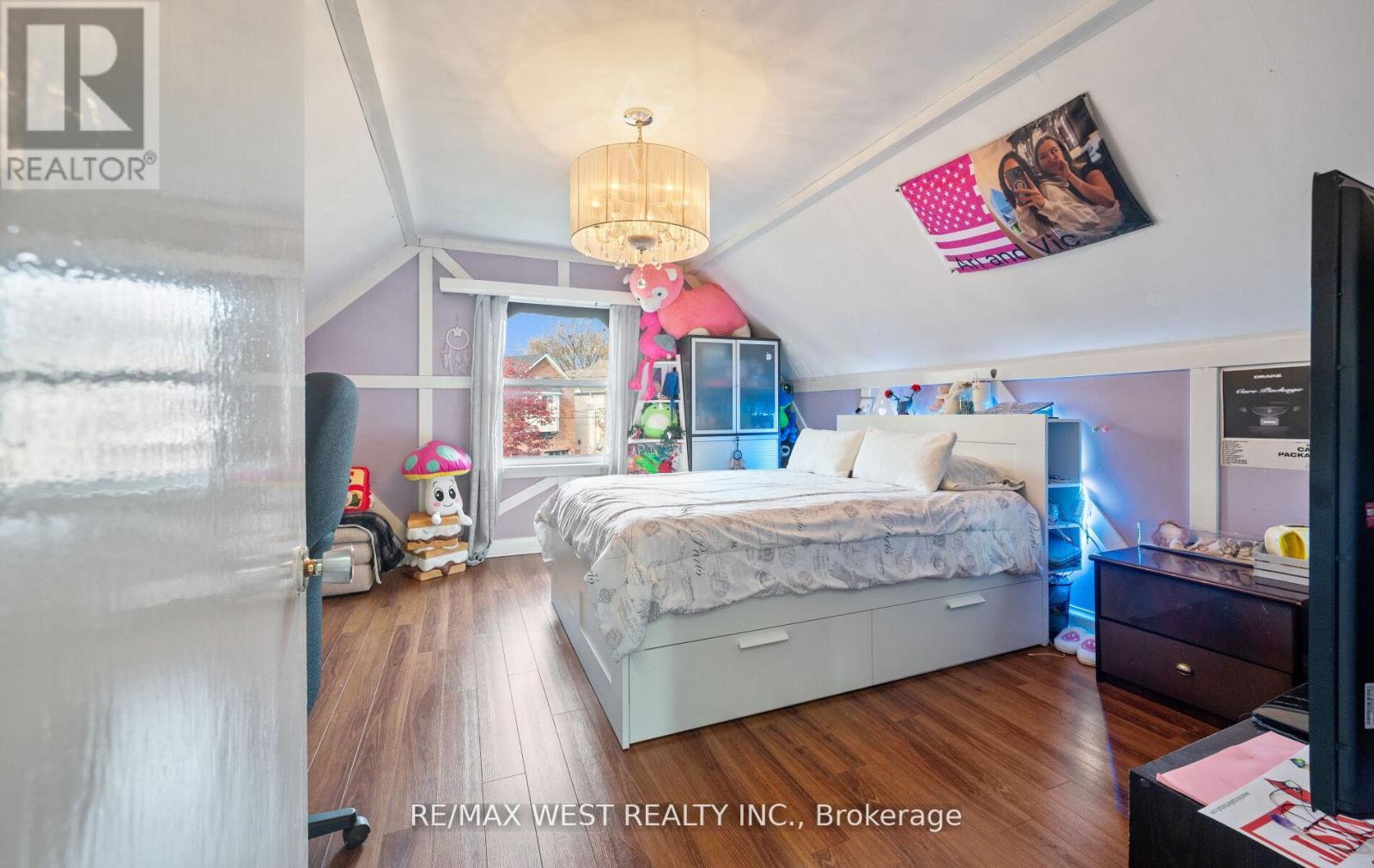 57 Westglen Crescent, Toronto, Ontario  M9B 4R2 - Photo 28 - W12842122