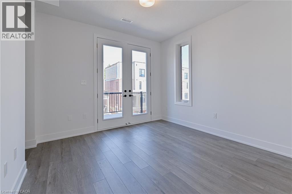 99 Roger Street Unit# 30, Waterloo, Ontario  N2L 1A4 - Photo 4 - 40814772