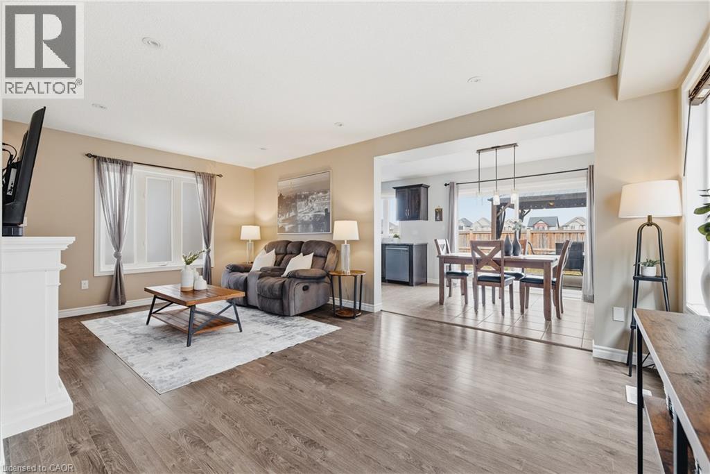 18 Mcguire Lane, Elmira, Ontario  N3B 0B6 - Photo 5 - 40814244