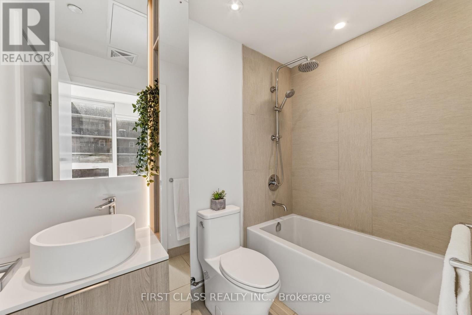 909 - 28 Ann Street, Mississauga, Ontario  L5G 0E1 - Photo 16 - W12922696