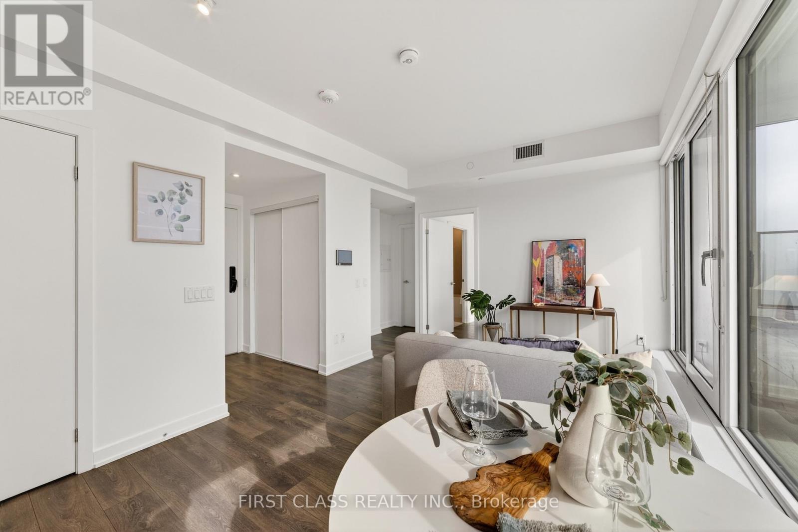 909 - 28 Ann Street, Mississauga, Ontario  L5G 0E1 - Photo 8 - W12922696