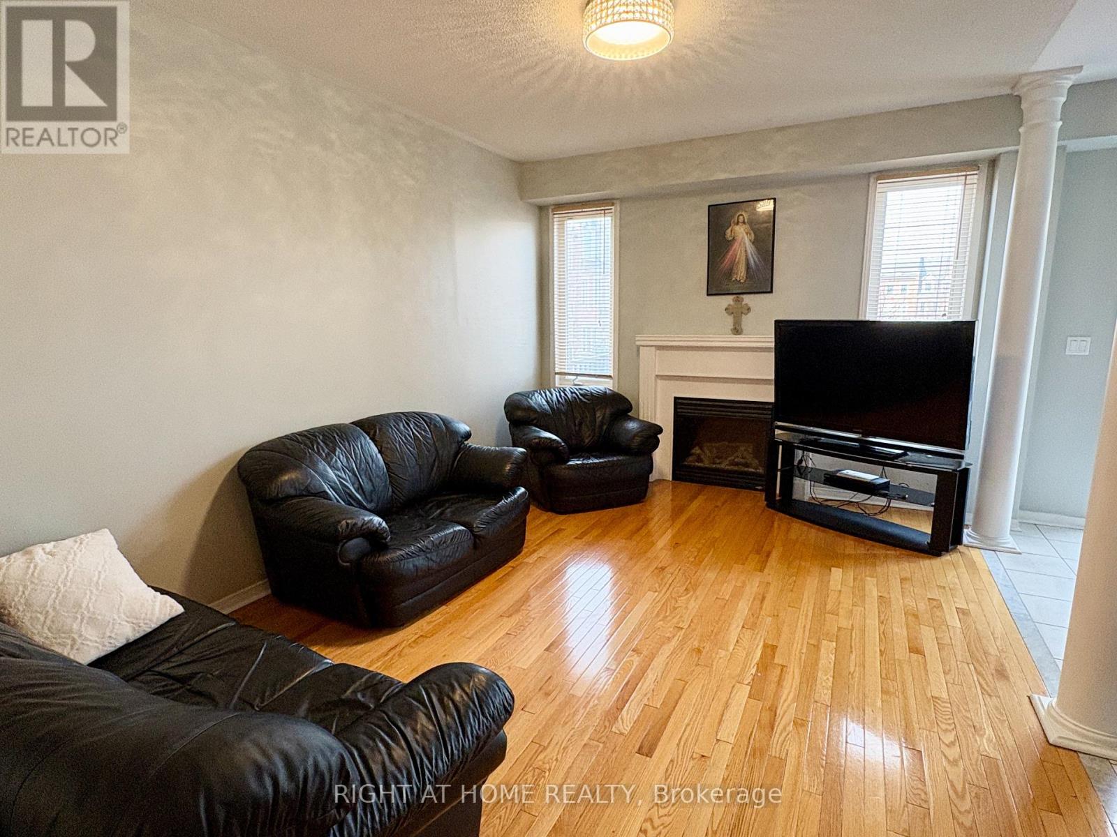 54 Leila Jackson Terrace, Toronto, Ontario  M3L 0B3 - Photo 7 - W12922728
