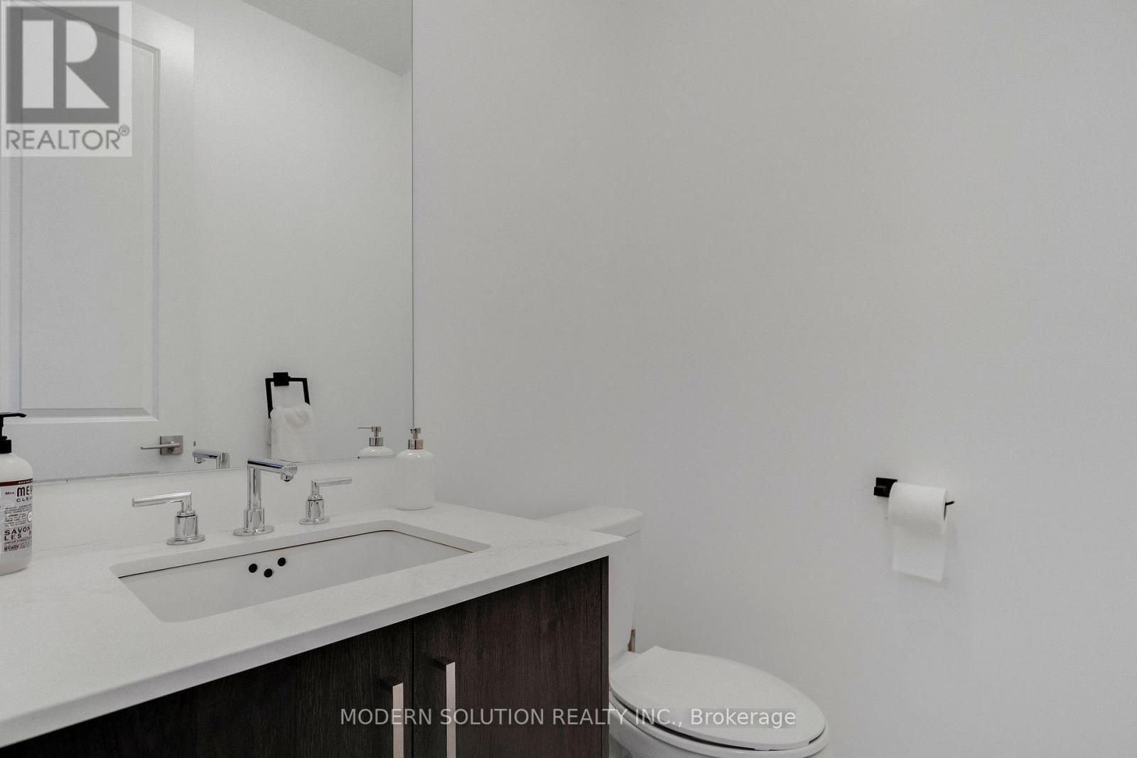 1659 Vellore Crescent, Mississauga, Ontario  L5G 0C3 - Photo 18 - W12922730