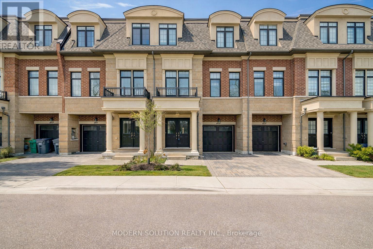1659 Vellore Crescent, Mississauga, Ontario  L5G 0C3 - Photo 2 - W12922730