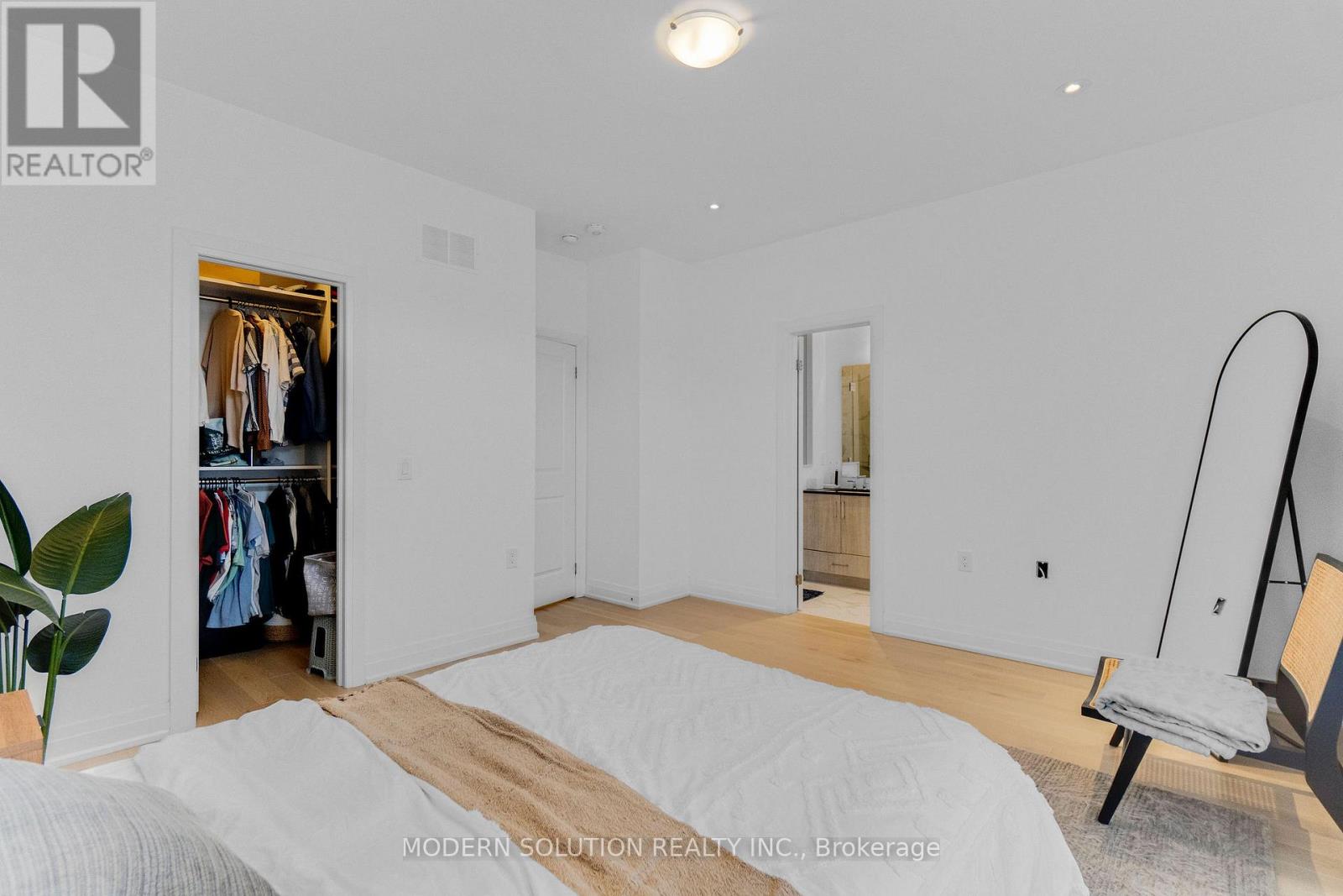 1659 Vellore Crescent, Mississauga, Ontario  L5G 0C3 - Photo 23 - W12922730