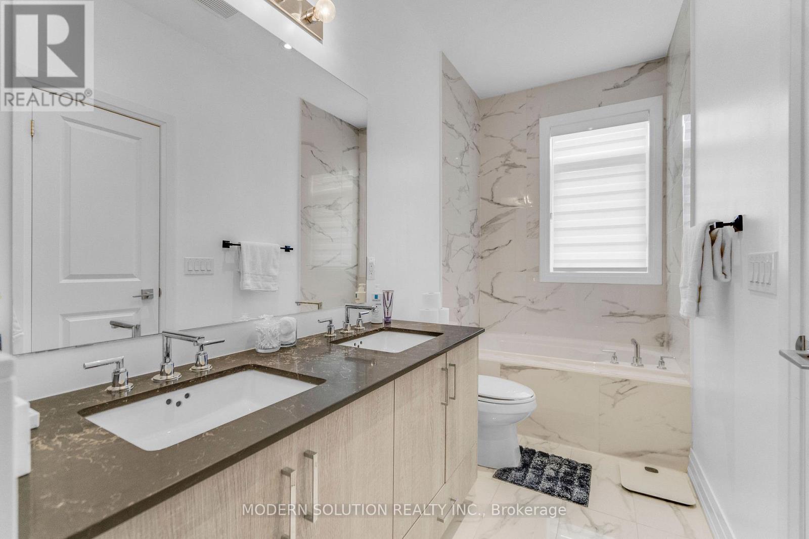 1659 Vellore Crescent, Mississauga, Ontario  L5G 0C3 - Photo 24 - W12922730