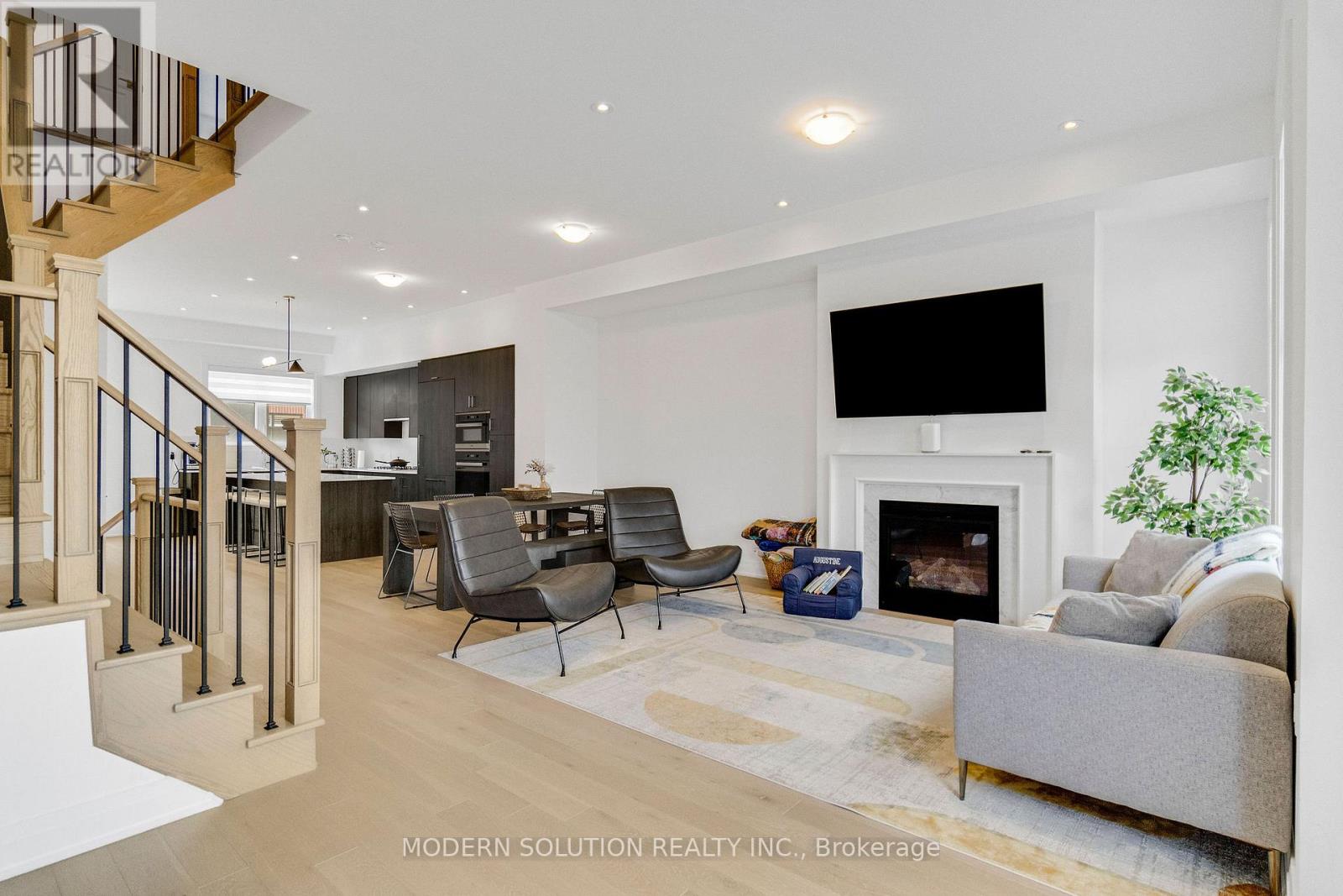 1659 Vellore Crescent, Mississauga, Ontario  L5G 0C3 - Photo 9 - W12922730