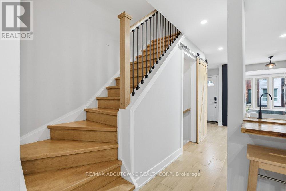 636 - 895 Maple Avenue, Burlington, Ontario  L7S 2H7 - Photo 9 - W12922752