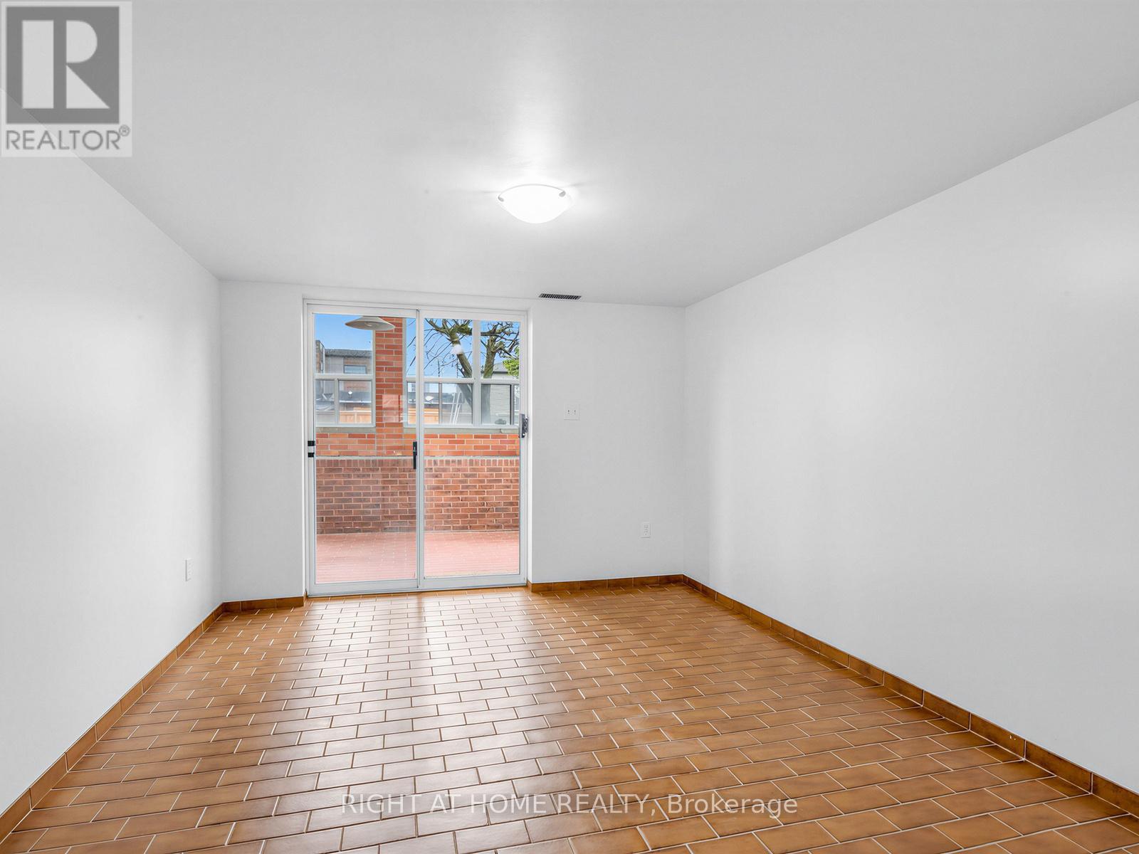 47 Gracefield Avenue, Toronto, Ontario  M6L 1L2 - Photo 23 - W12922762