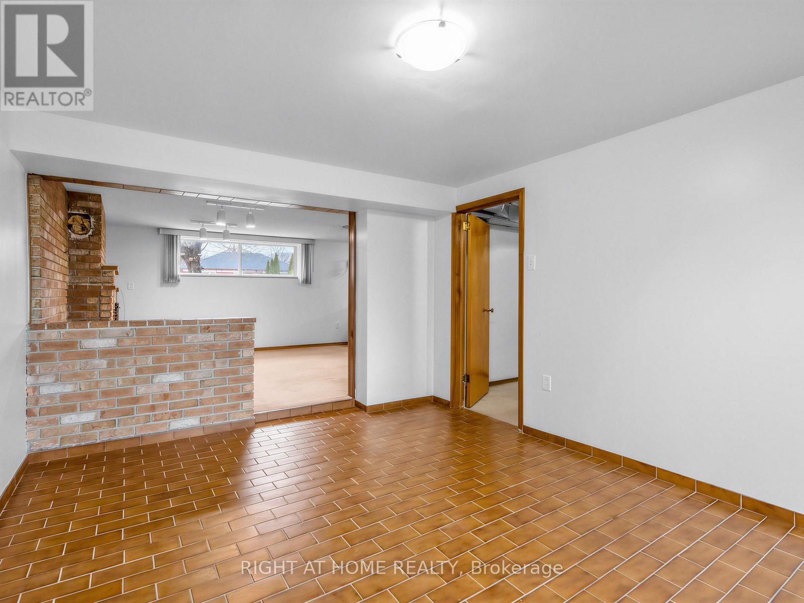 47 Gracefield Avenue, Toronto, Ontario  M6L 1L2 - Photo 24 - W12922762