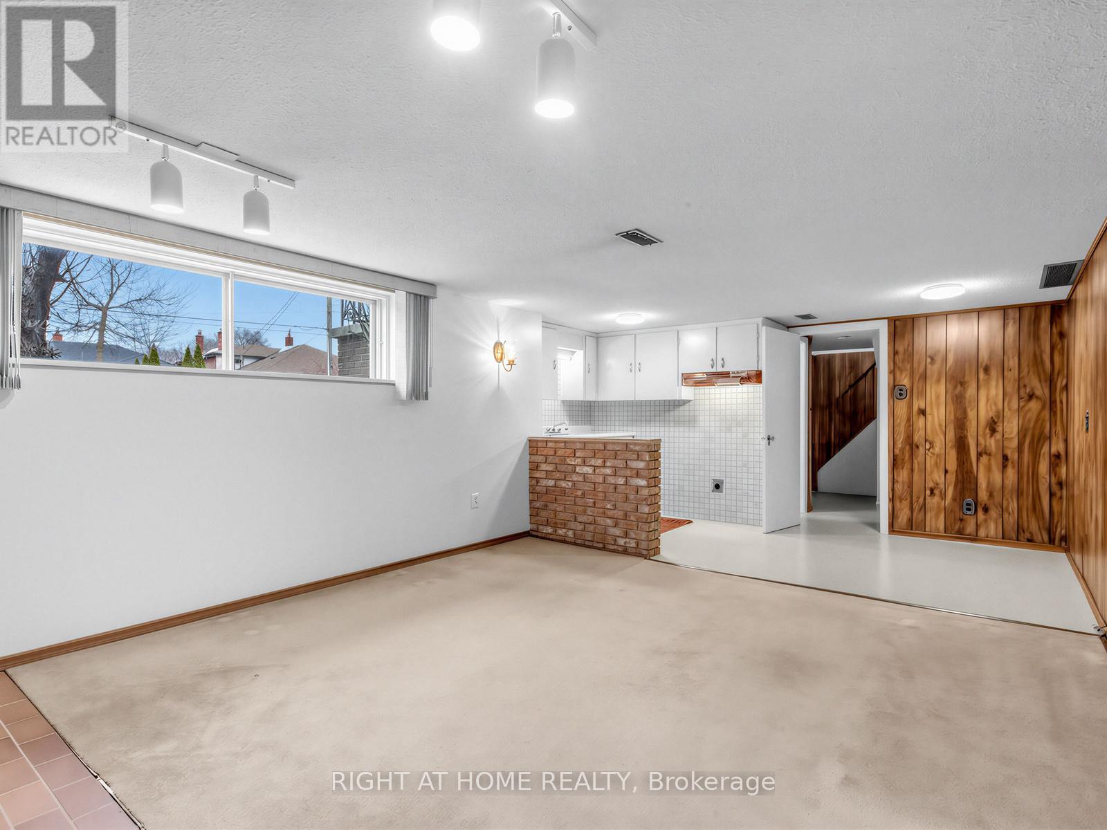 47 Gracefield Avenue, Toronto, Ontario  M6L 1L2 - Photo 28 - W12922762