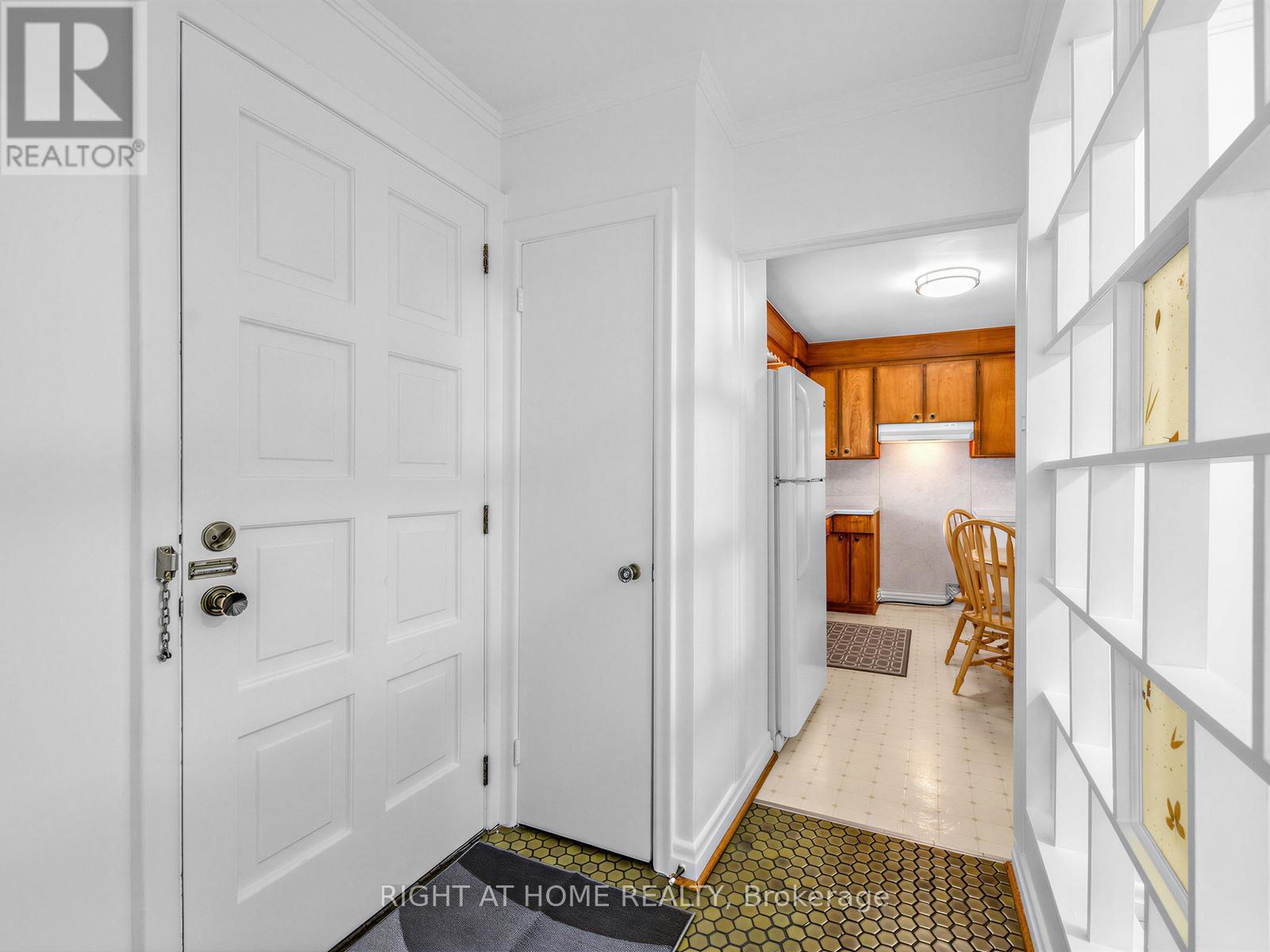 47 Gracefield Avenue, Toronto, Ontario  M6L 1L2 - Photo 3 - W12922762