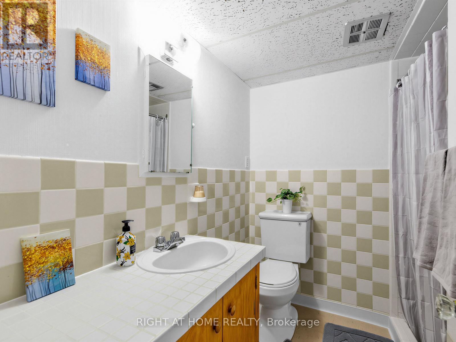 47 Gracefield Avenue, Toronto, Ontario  M6L 1L2 - Photo 31 - W12922762